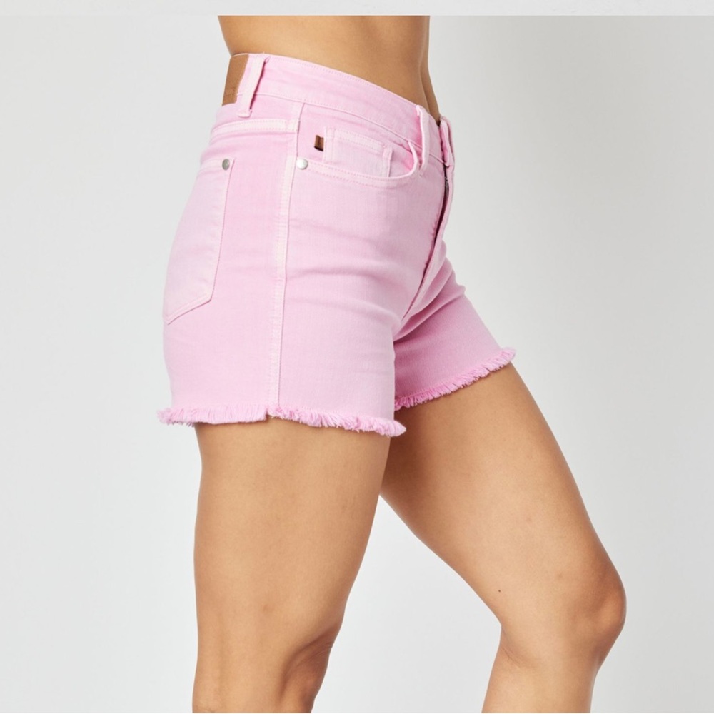 NWT Judy Blue 150225 light pink mid rise fray hem shorts 4” - Picture 10 of 11